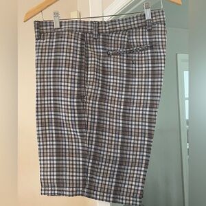 Tommy Bahama Men’s Shorts. Waist Size is 34”. Multi Color with pattern.